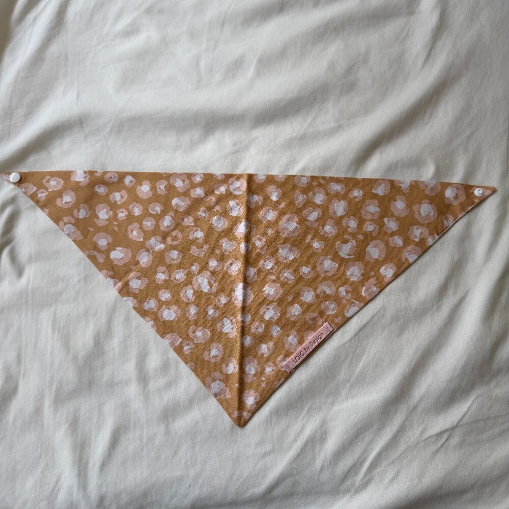 NWT Loic by Design Leopard Pattern Dog Bandana, Brown, White, + Pink, Size L
